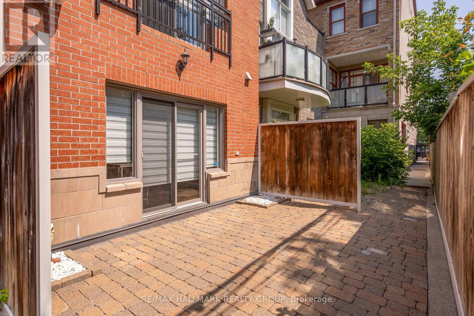 D - 124 Guigues Avenue