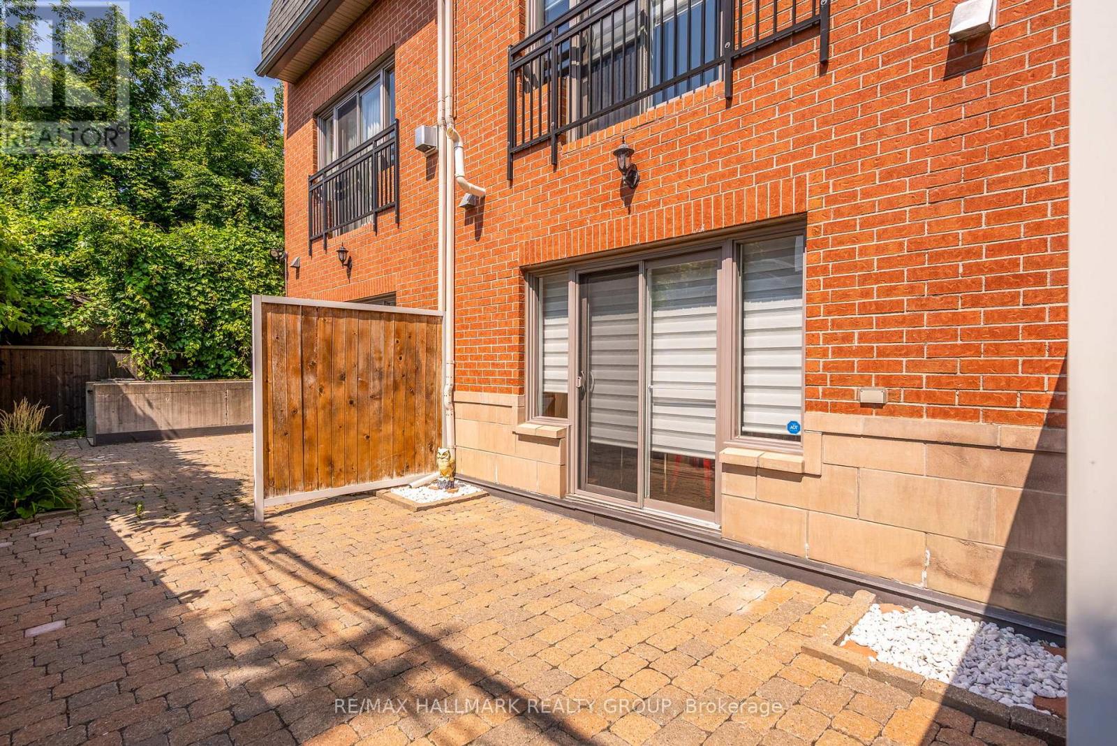 D - 124 Guigues Avenue