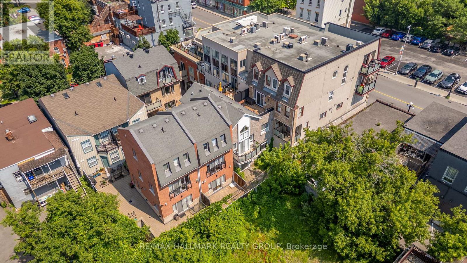 D - 124 Guigues Avenue