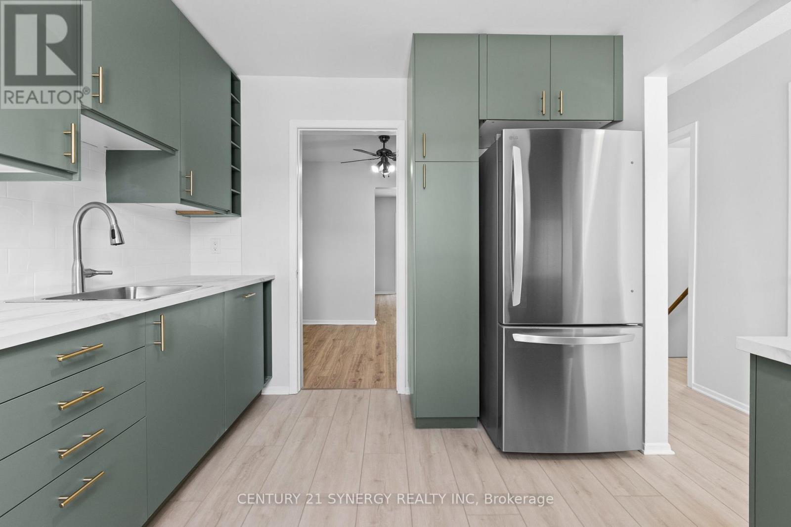 22 - 1963 Fairglen Mews