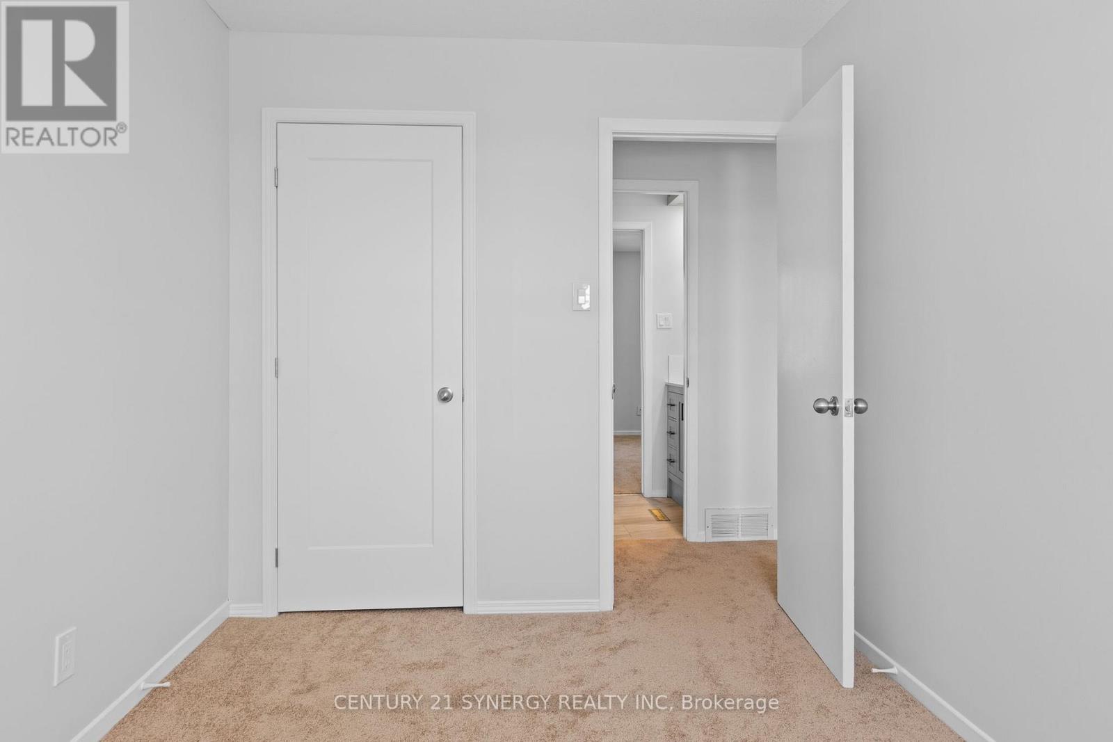 22 - 1963 Fairglen Mews