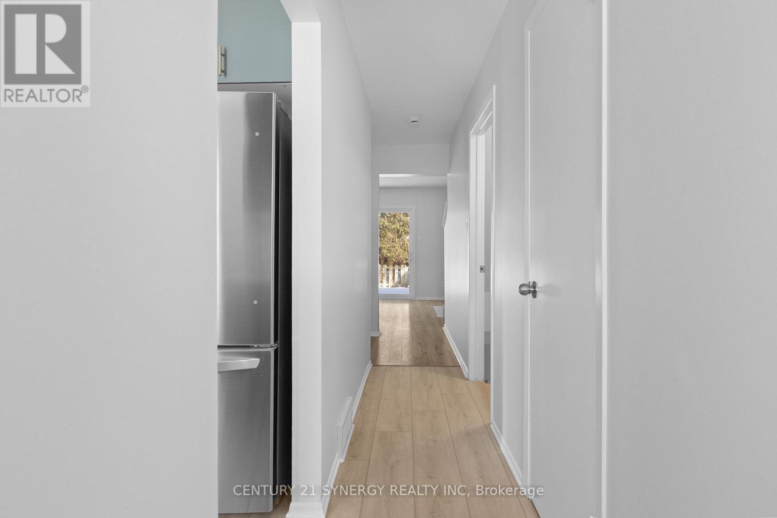 22 - 1963 Fairglen Mews