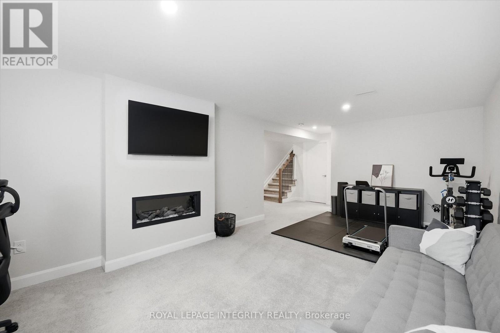 20 Mandevilla Crescent