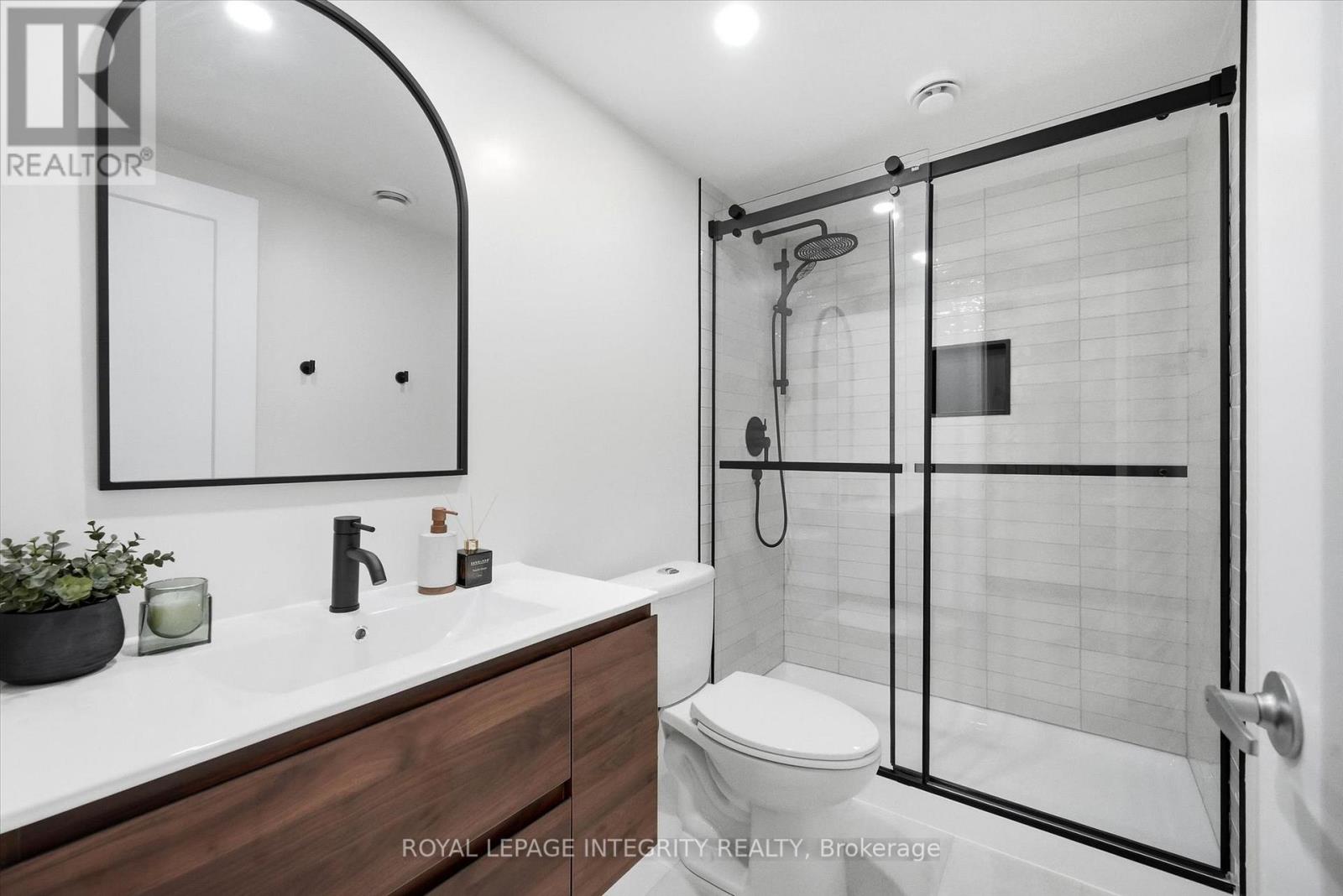 20 Mandevilla Crescent