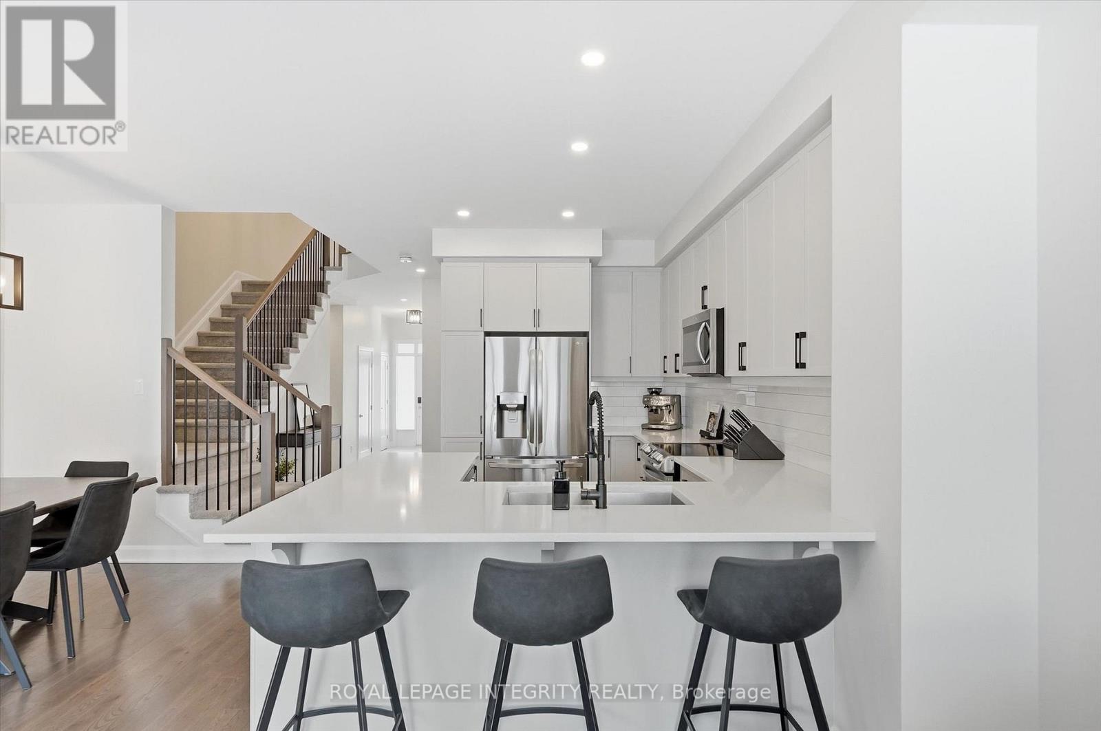 20 Mandevilla Crescent