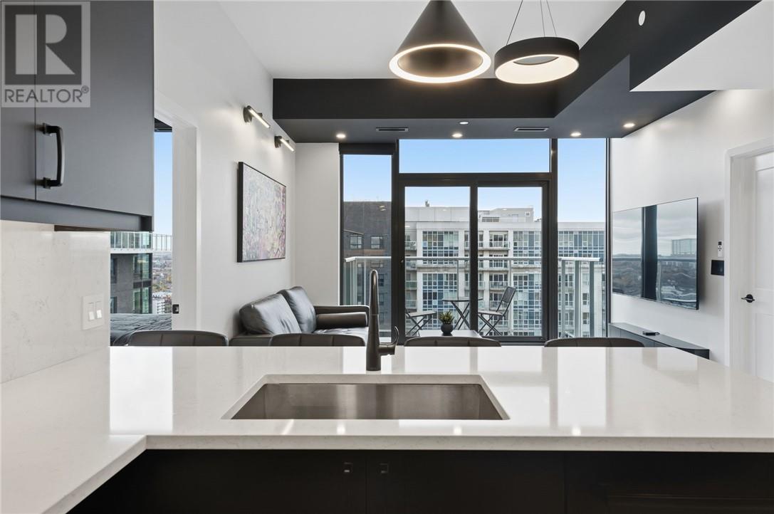 180 George Street Unit# Ph206