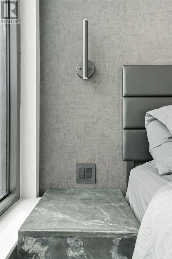 180 George Street Unit# Ph206