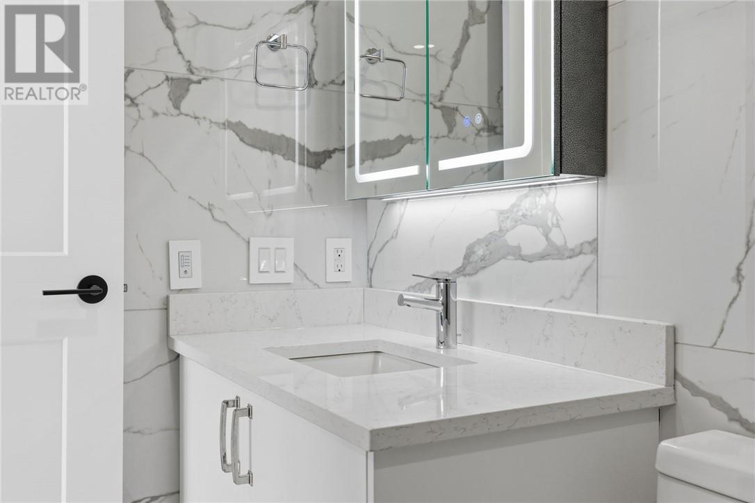 180 George Street Unit# Ph206