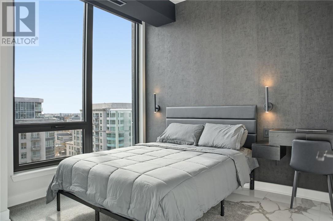 180 George Street Unit# Ph206