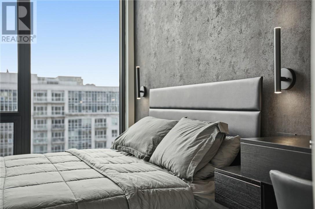 180 George Street Unit# Ph206