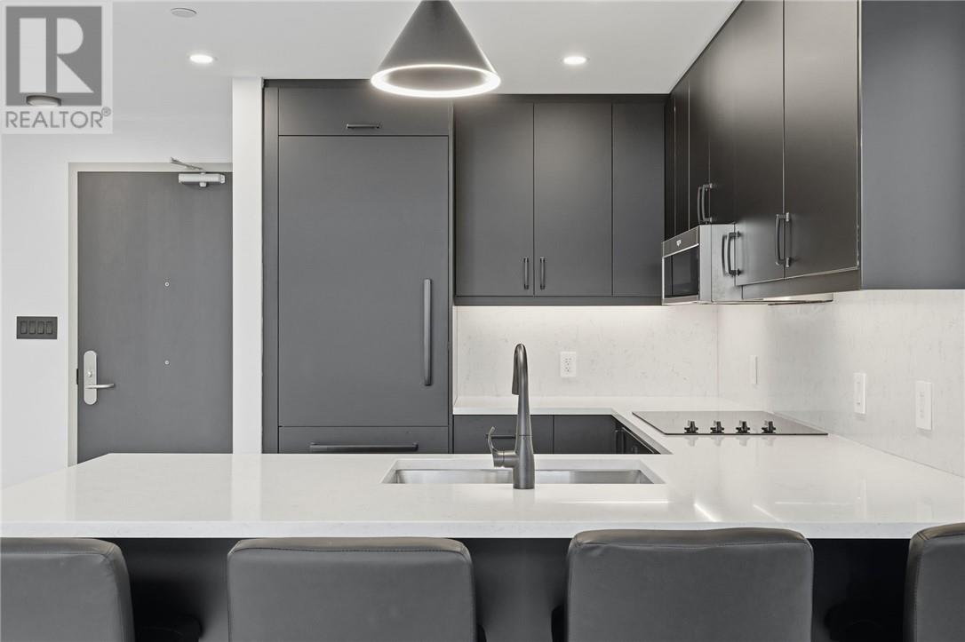 180 George Street Unit# Ph206