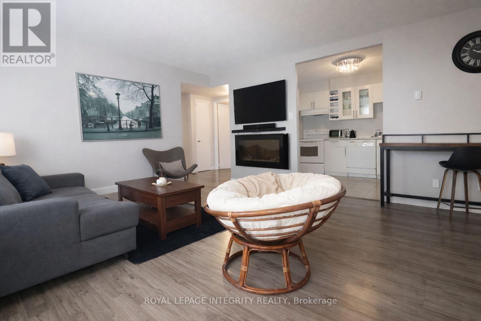 2505 - 900 Dynes Road