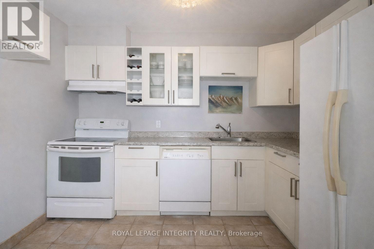 2505 - 900 Dynes Road