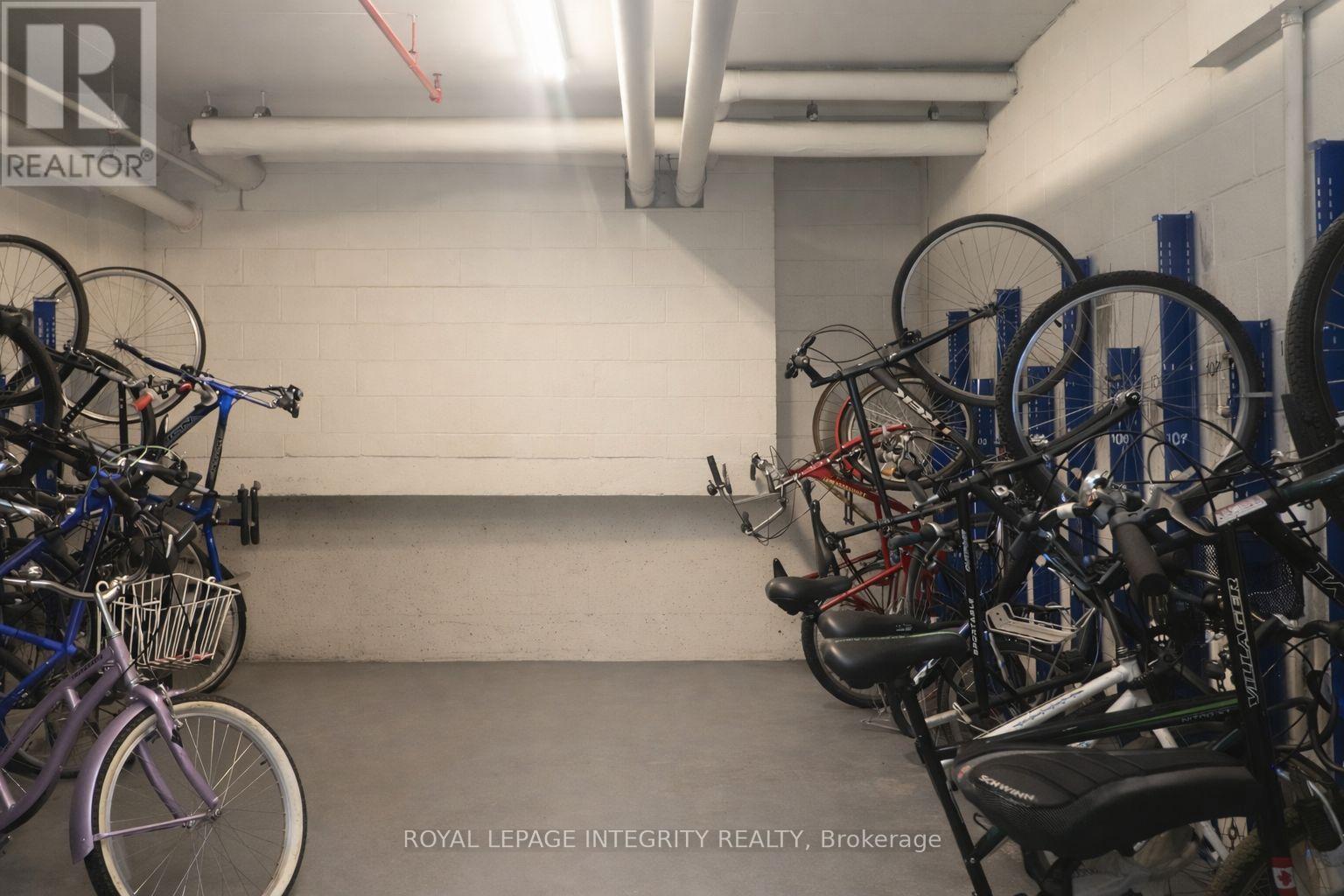 2505 - 900 Dynes Road