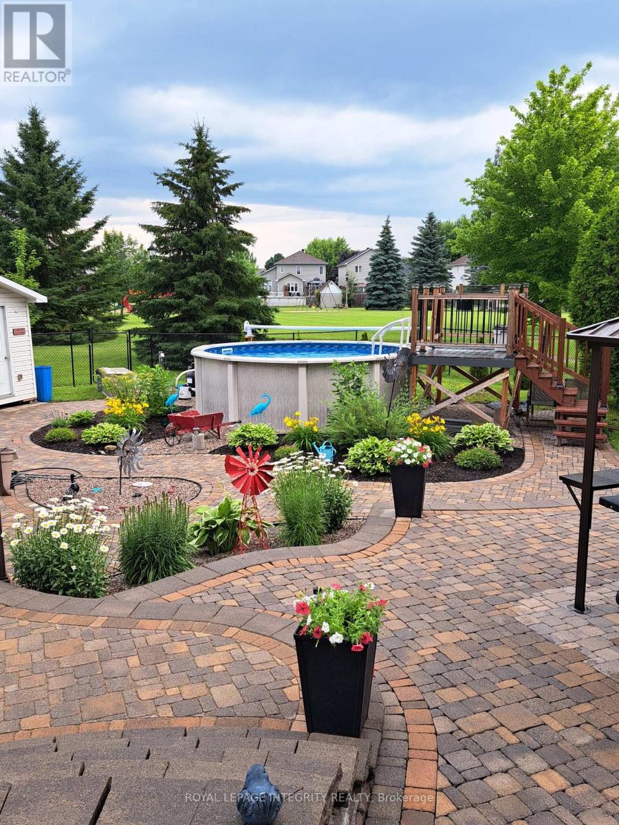 36 Frontenac Boulevard