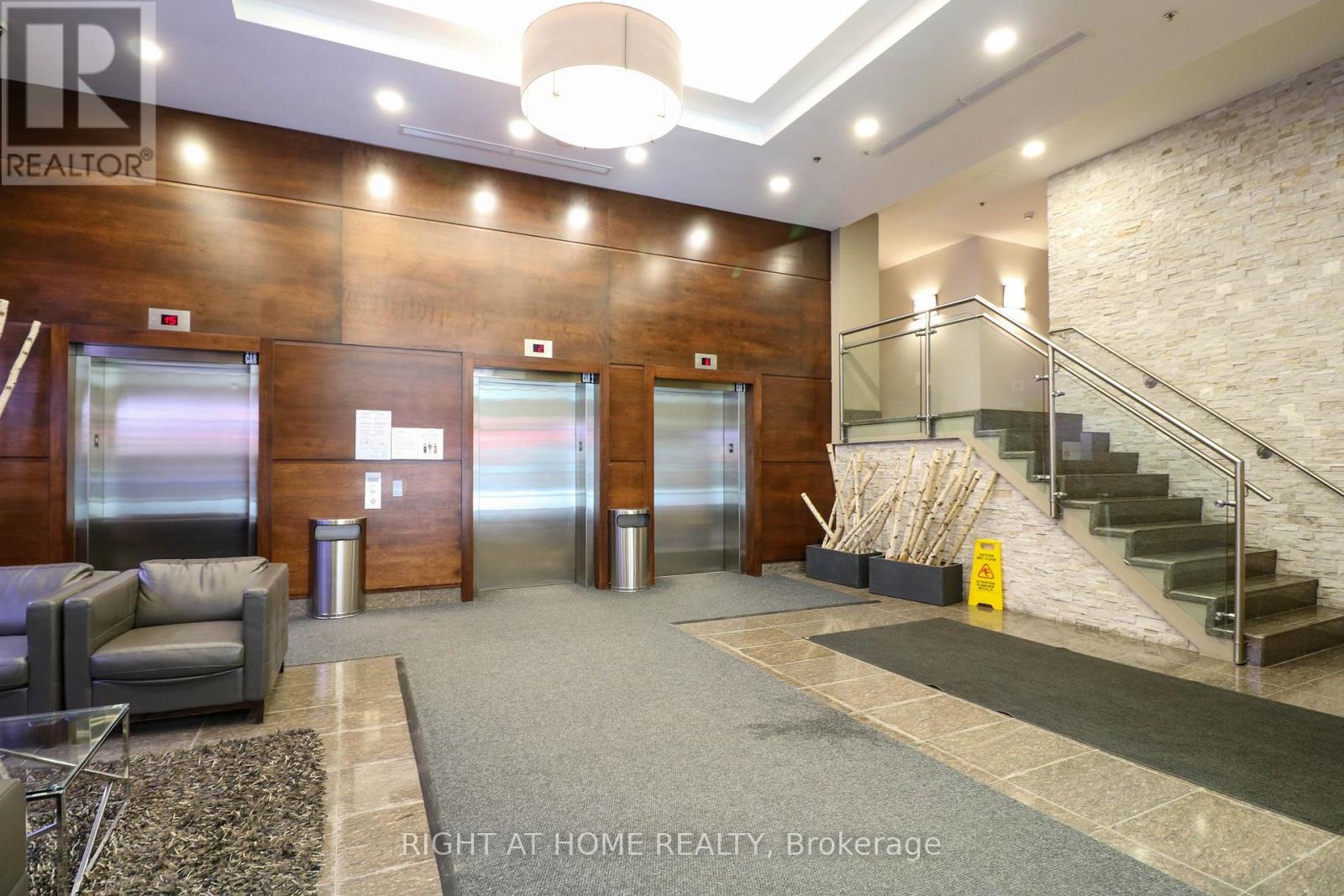 810 - 238 Besserer Street