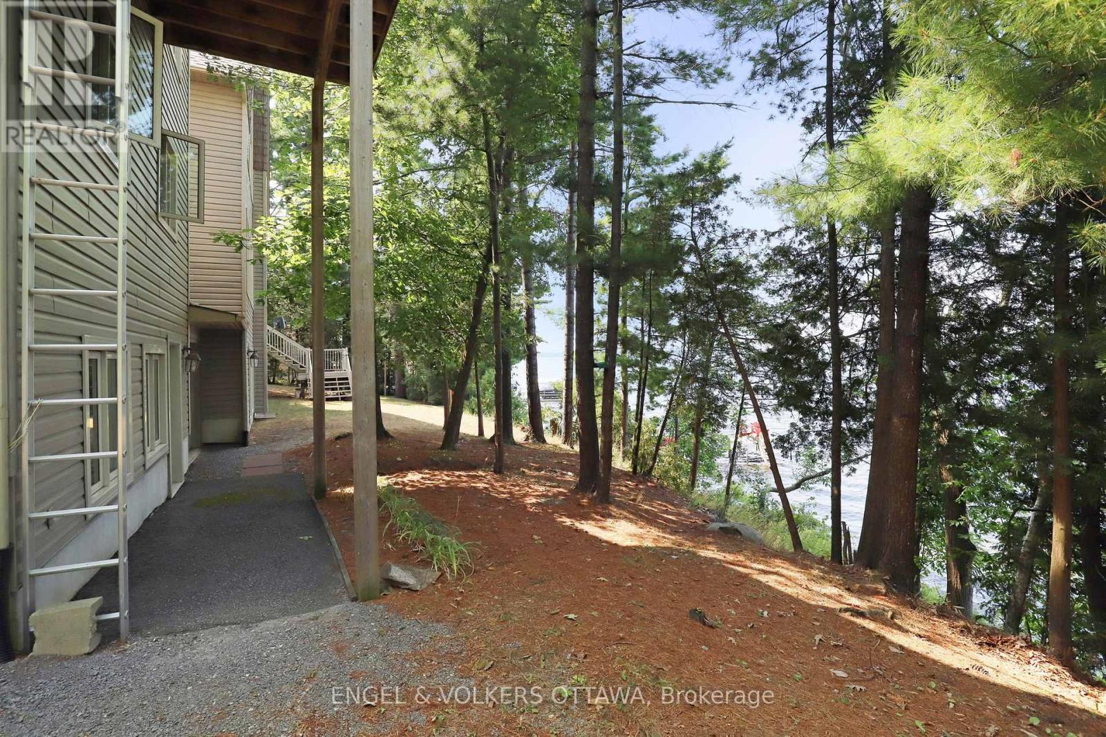 146 Beck's Shore Road