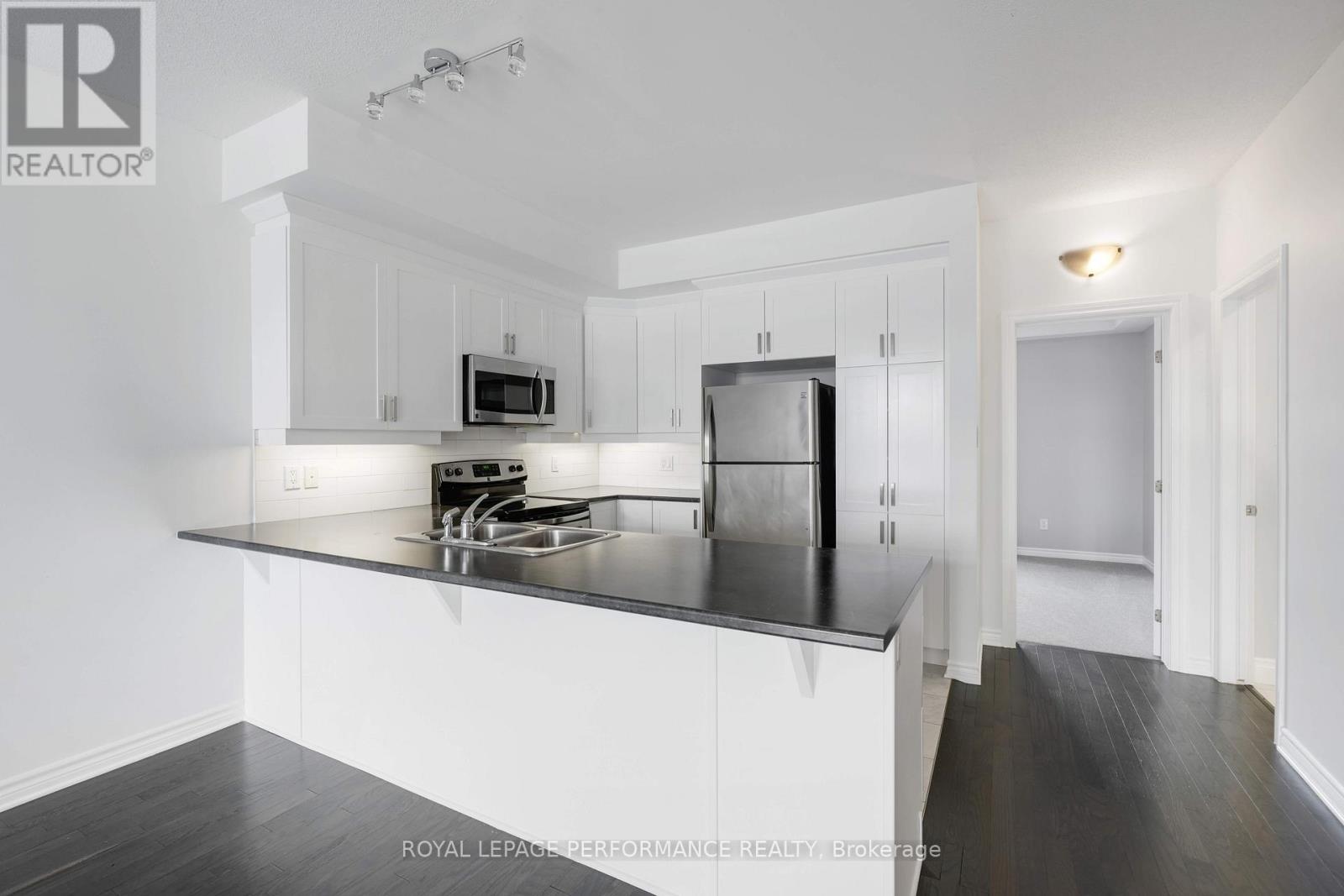 53 - 121 Poplin Street