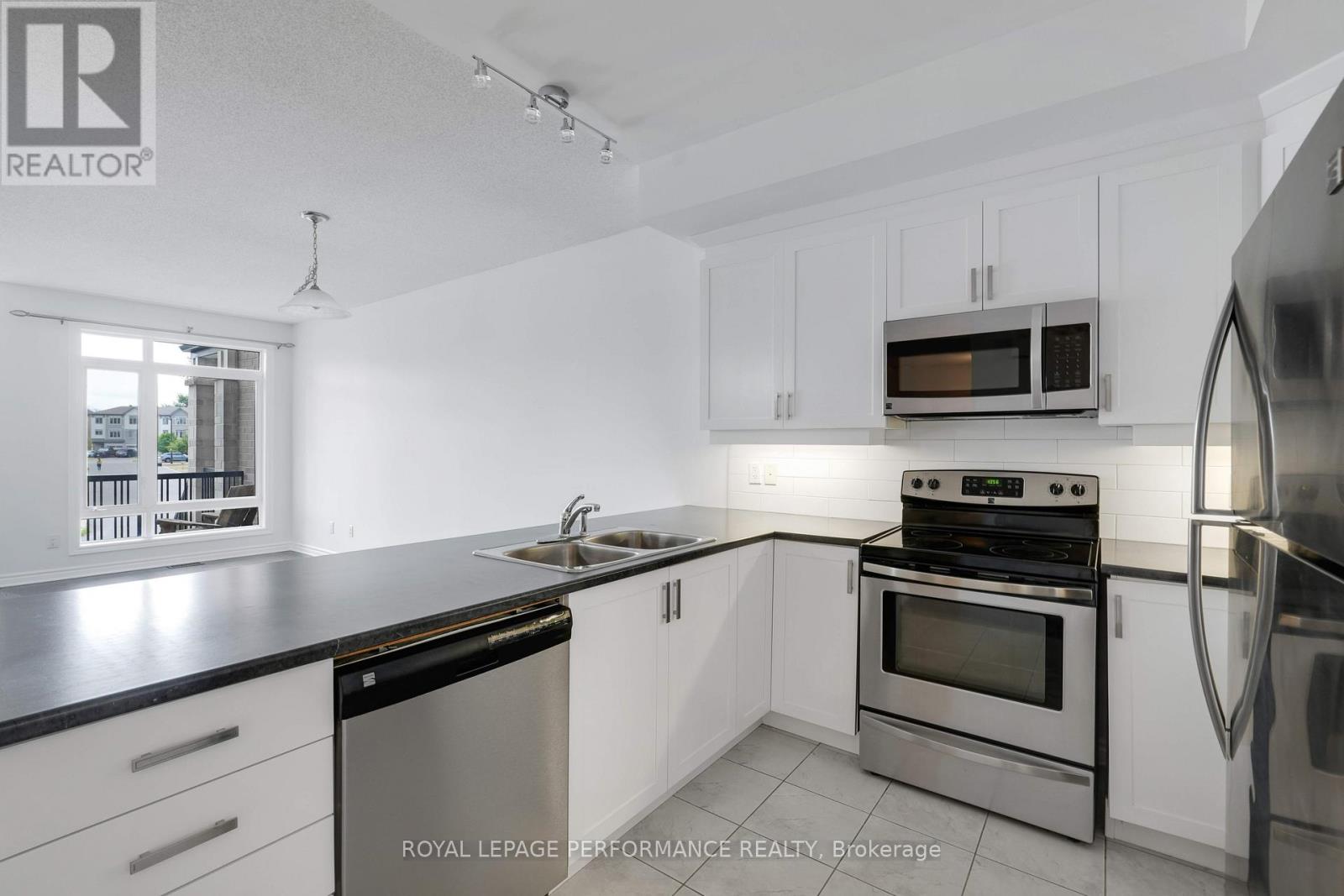 53 - 121 Poplin Street