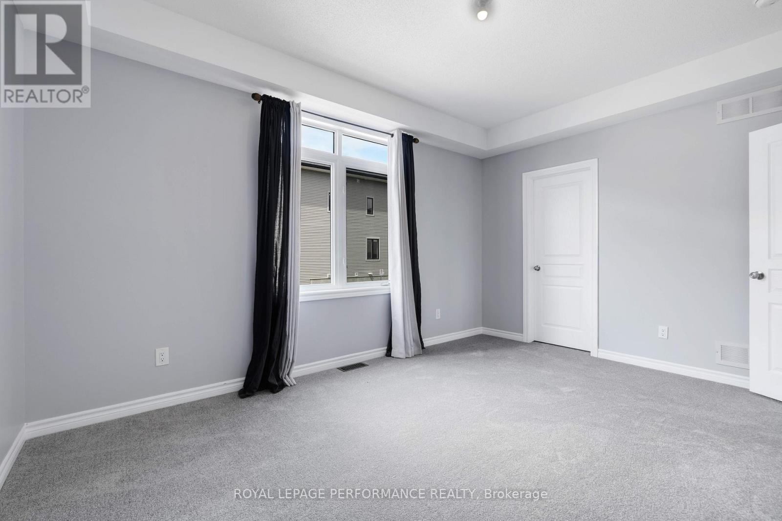 53 - 121 Poplin Street