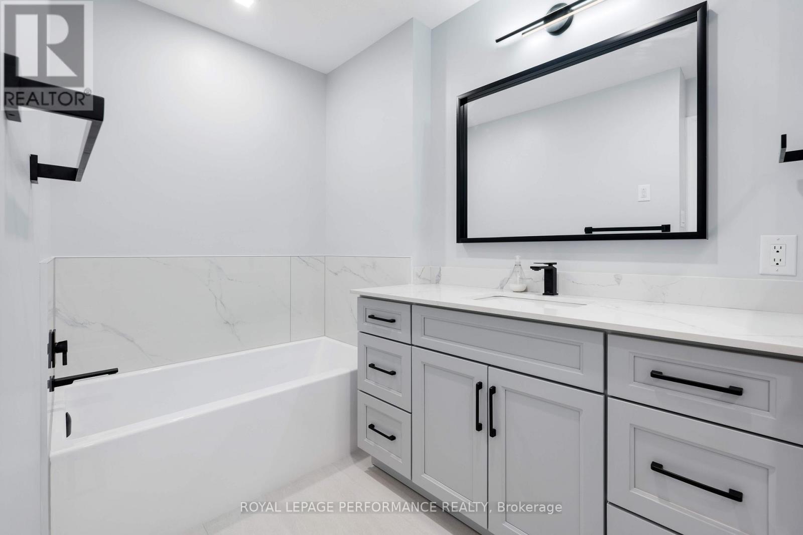 53 - 121 Poplin Street