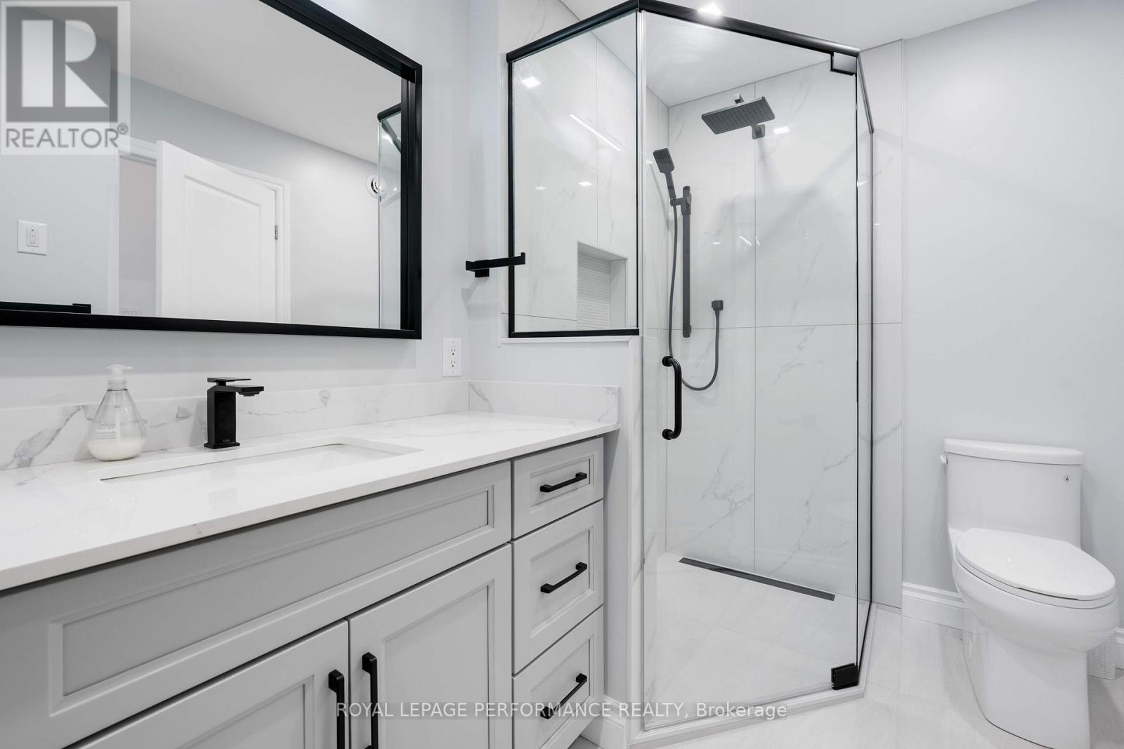 53 - 121 Poplin Street