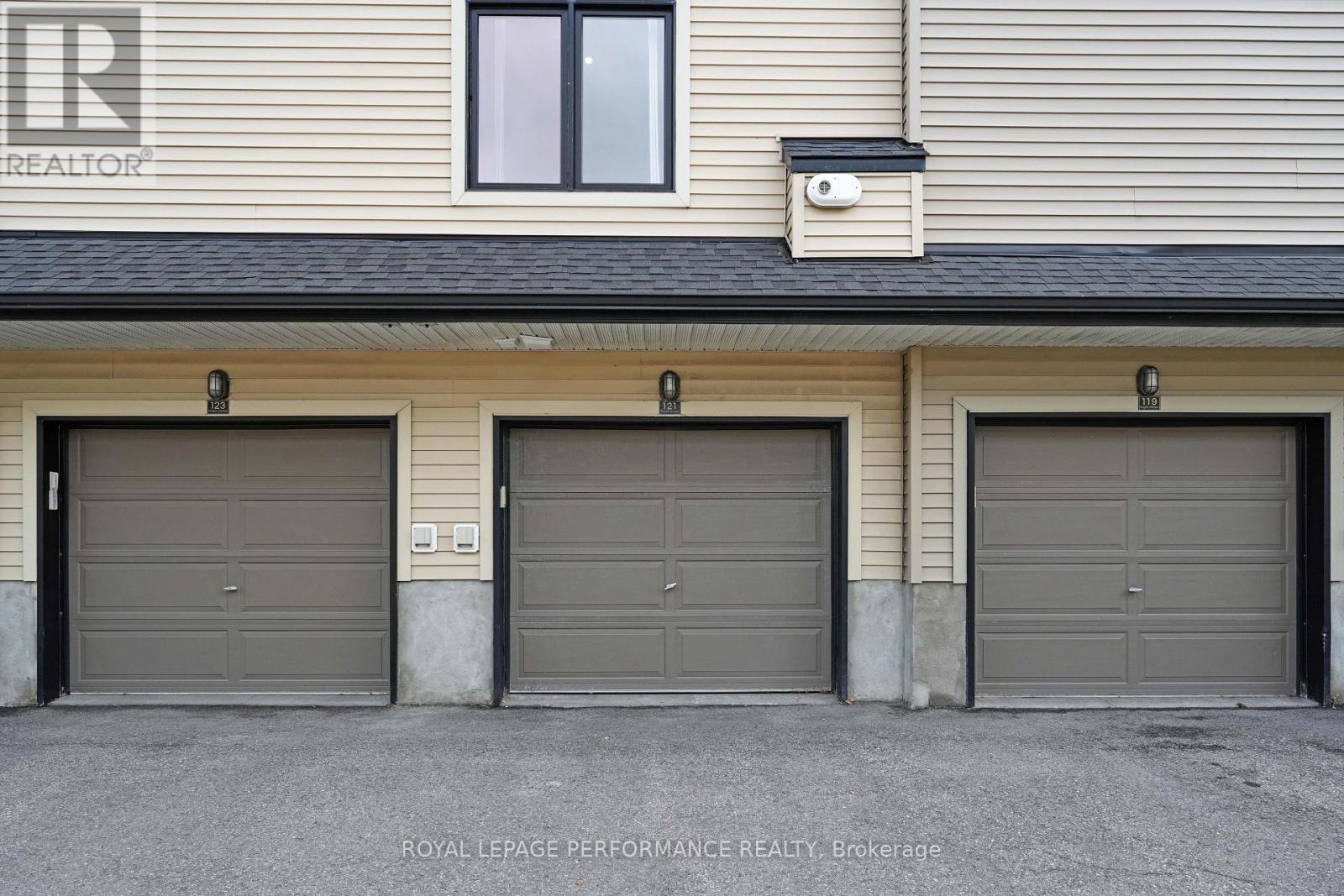 53 - 121 Poplin Street