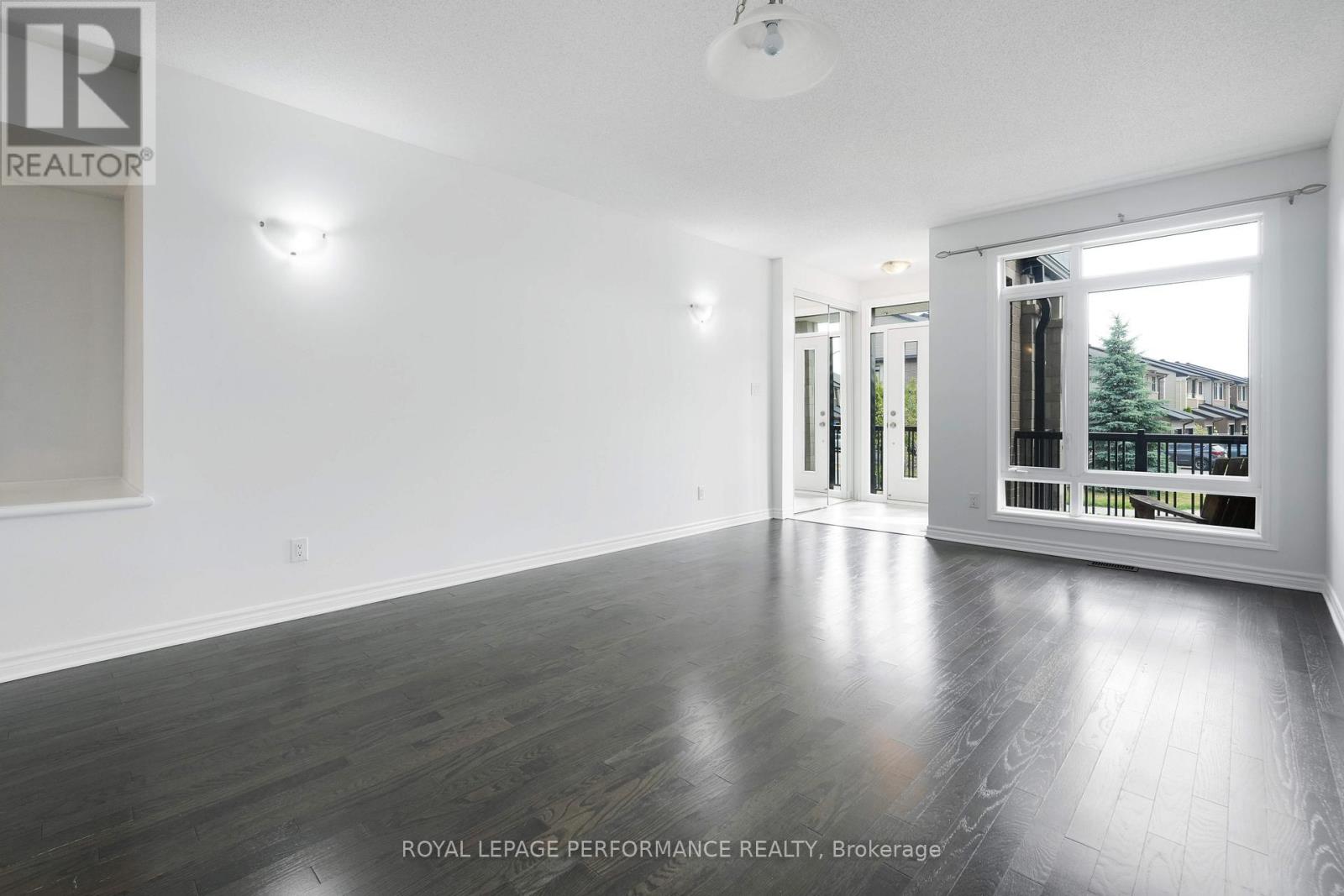 53 - 121 Poplin Street