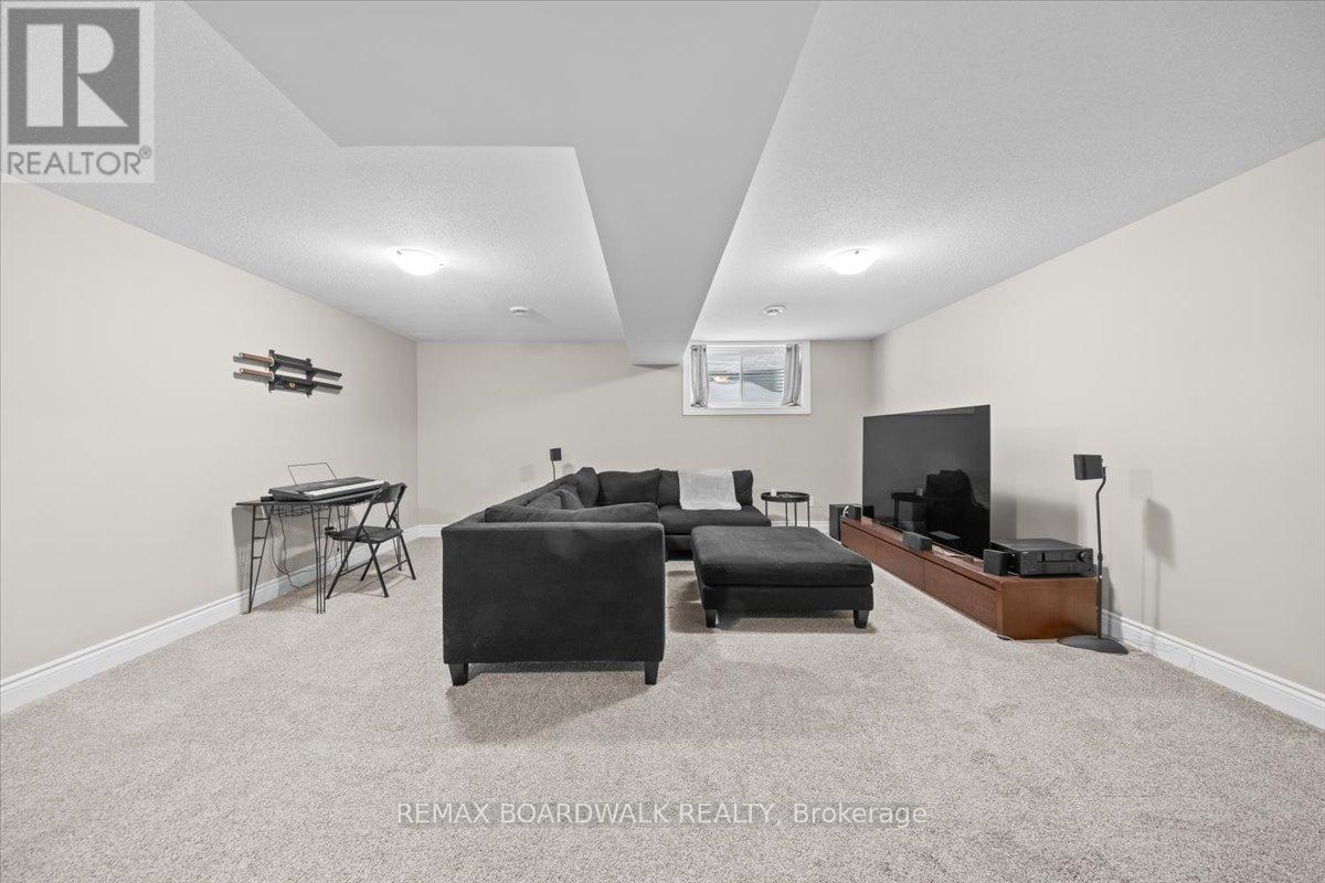 2424 Marble Crescent