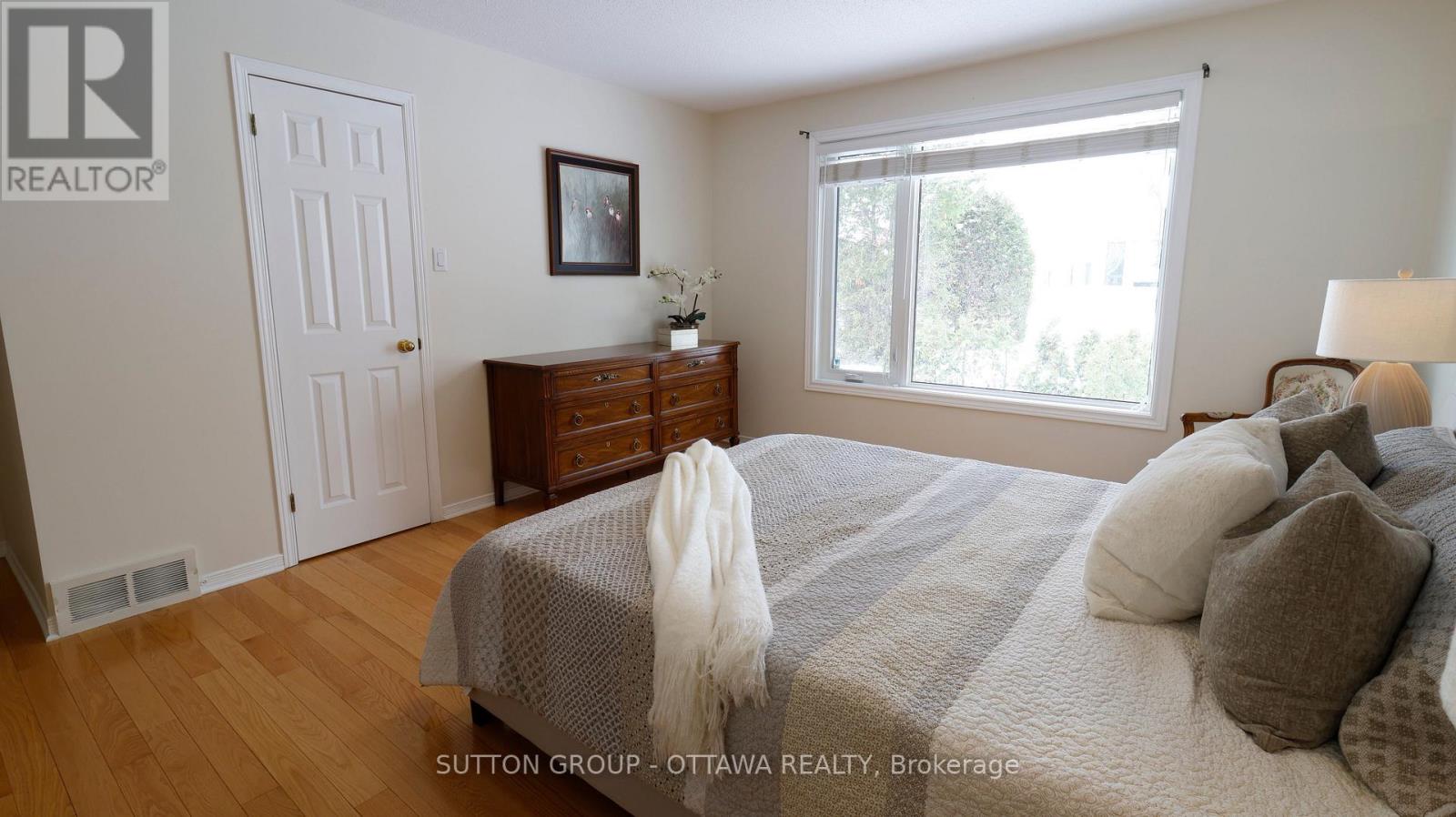 50 Grand Cedar Court E