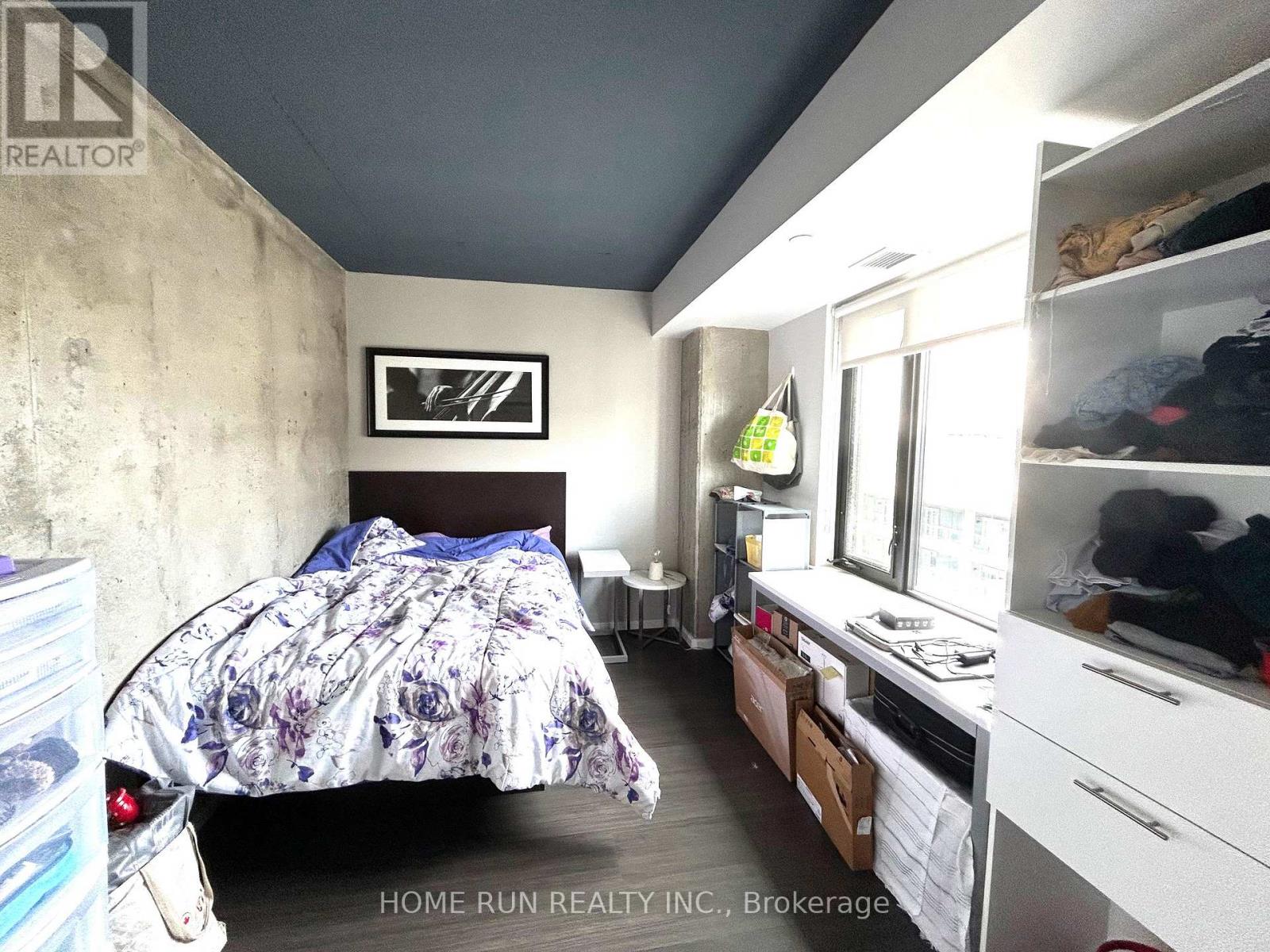 1817 - 105 Champagne Avenue