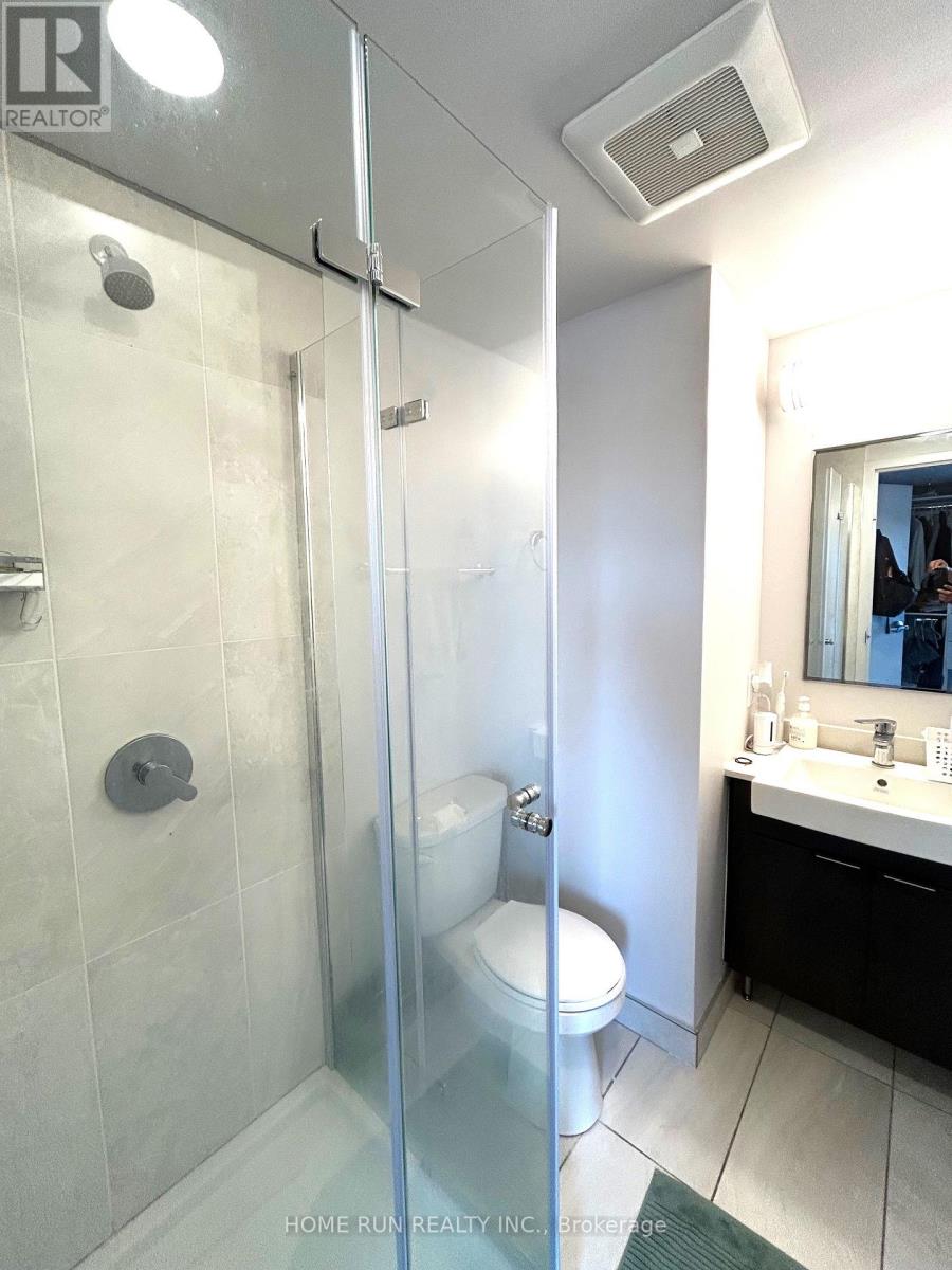 1817 - 105 Champagne Avenue