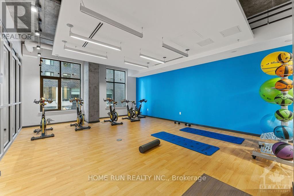 1817 - 105 Champagne Avenue