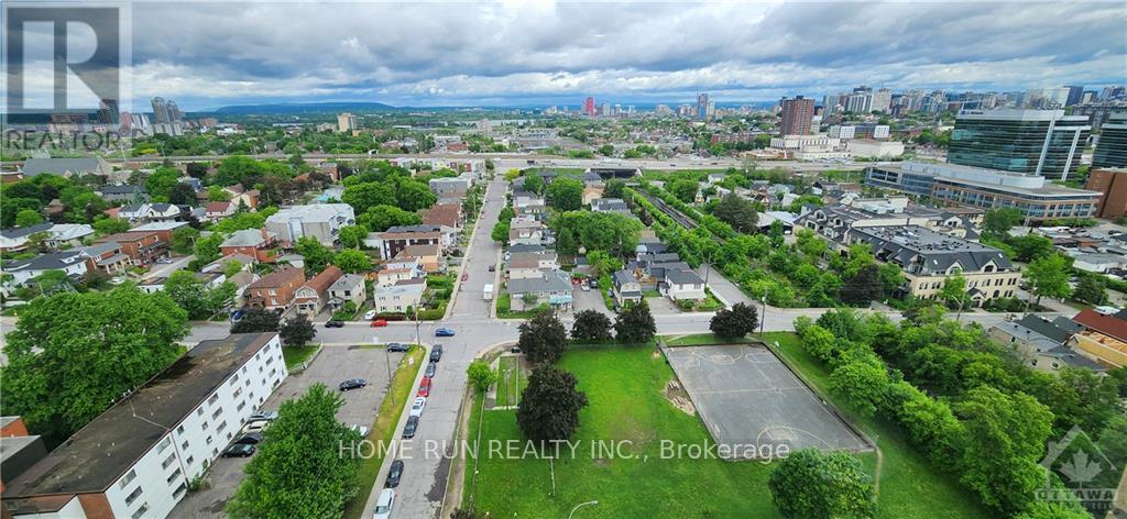 1817 - 105 Champagne Avenue