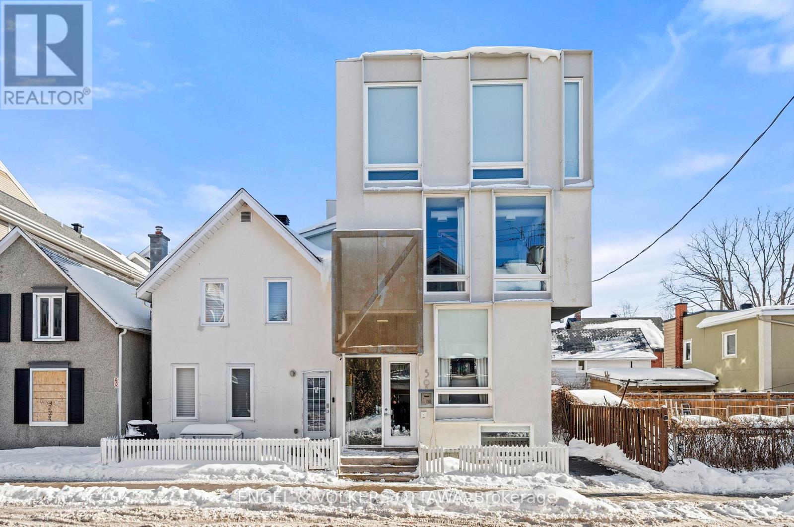 102 - 59 Percy Street