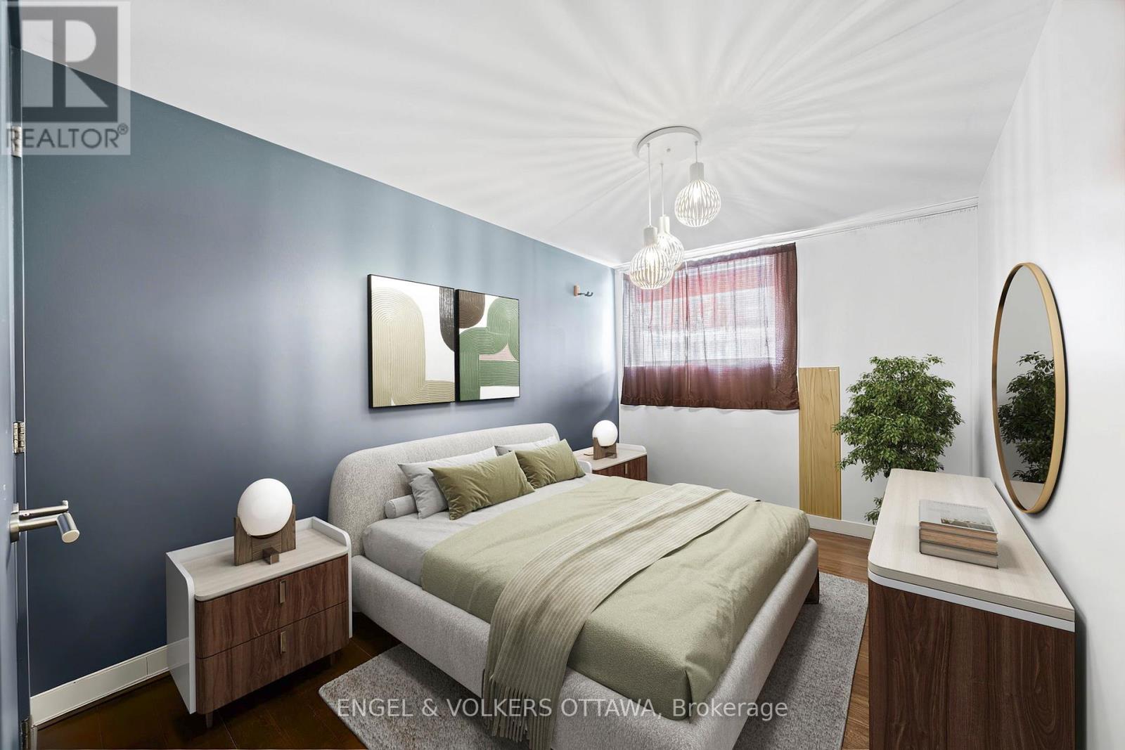 102 - 59 Percy Street