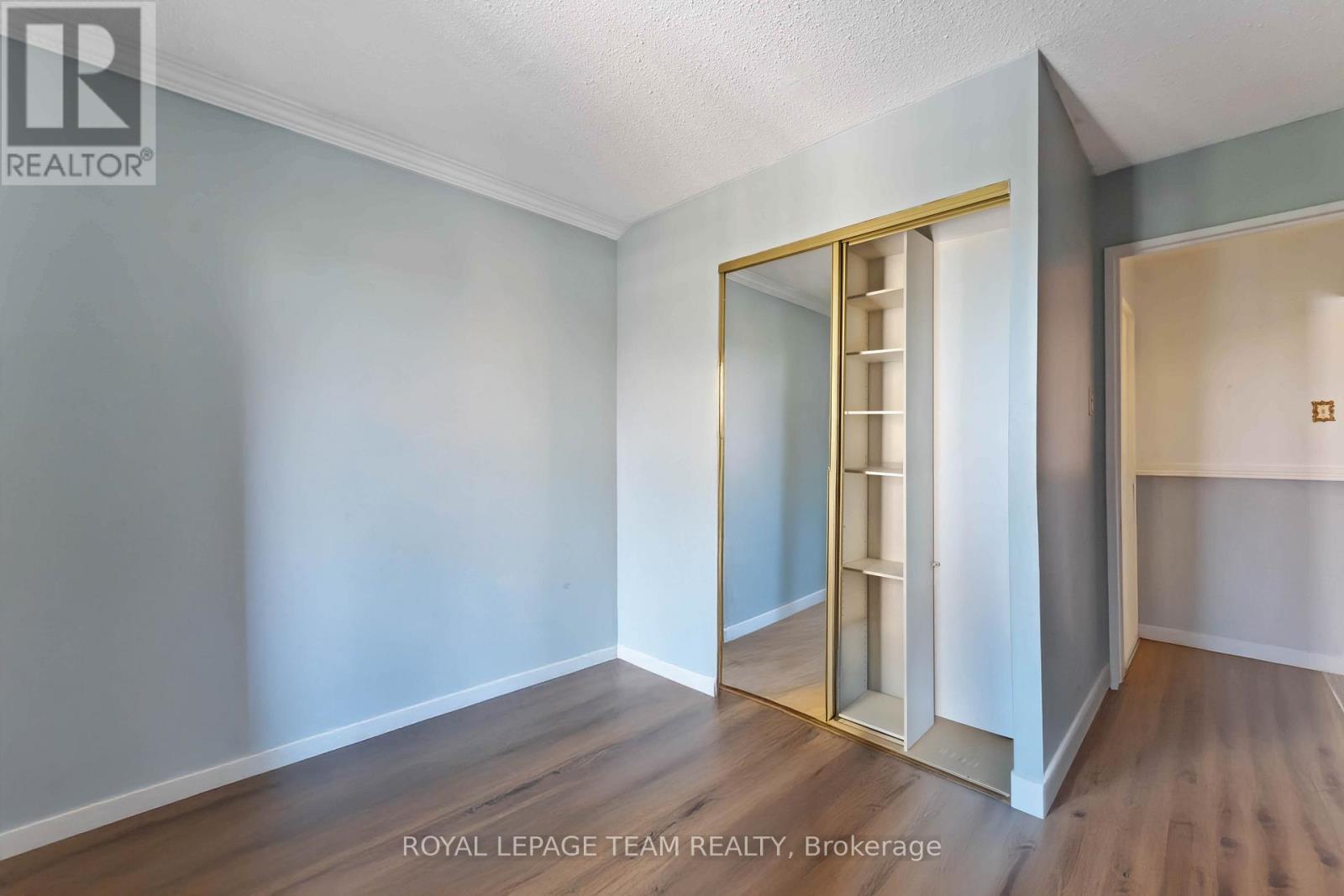 606 - 158c Mcarthur Avenue