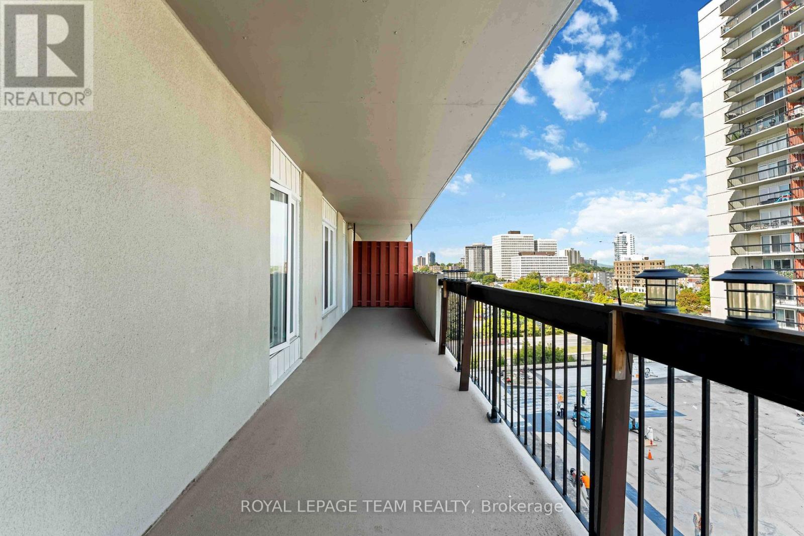 606 - 158c Mcarthur Avenue