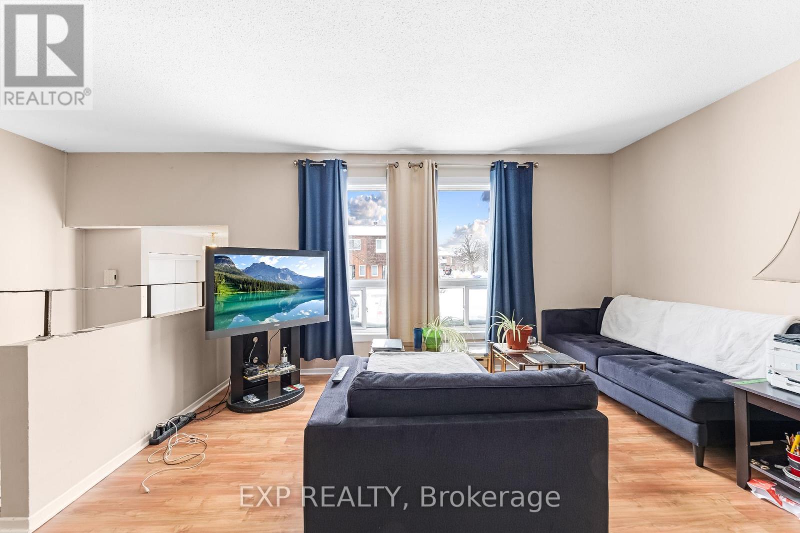 52 - 44a Woodvale Green