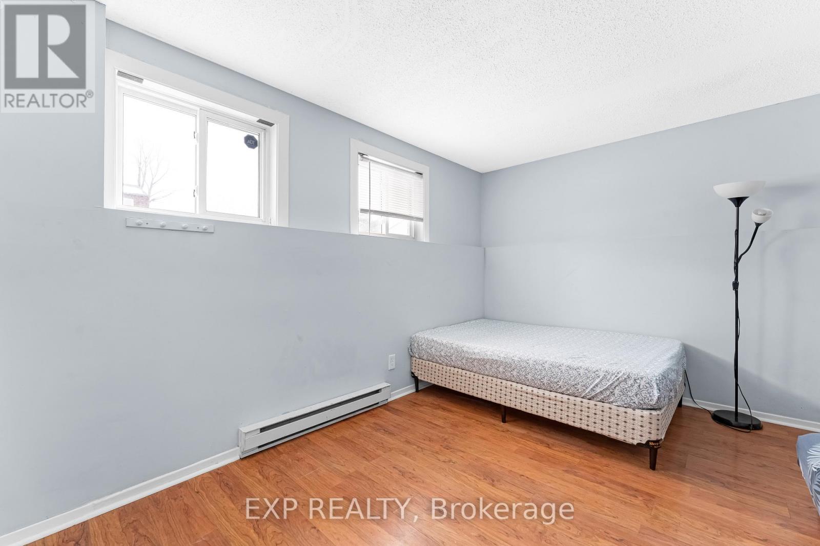 52 - 44a Woodvale Green