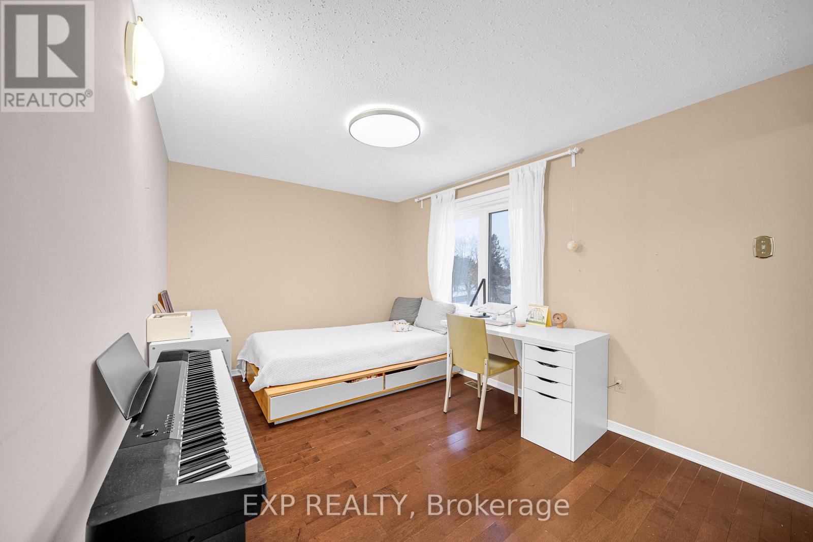 4 Huntersfield Drive