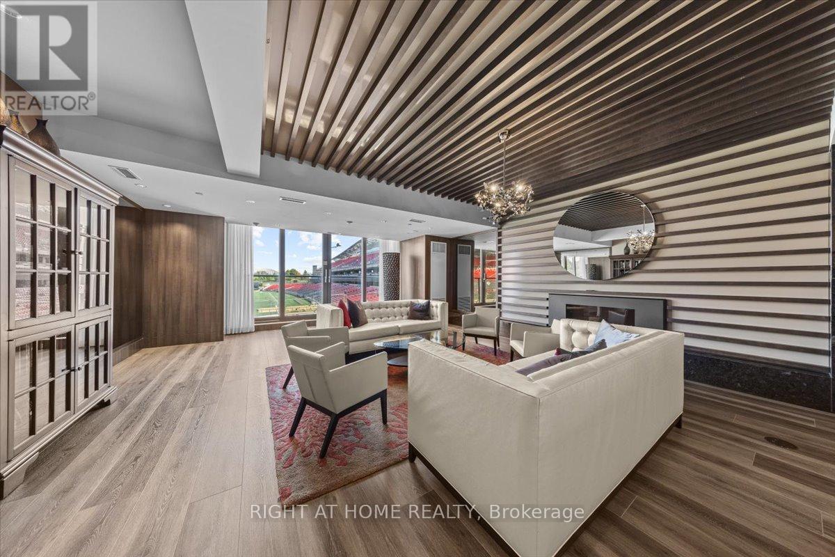 705 - 1035 Bank Street