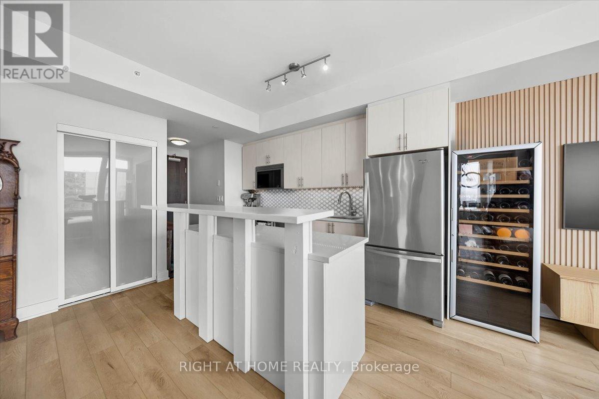 705 - 1035 Bank Street