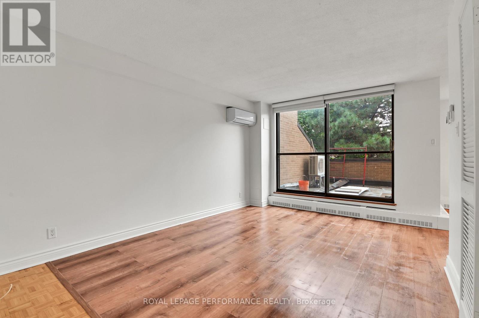 344 - 515 St Laurent Boulevard