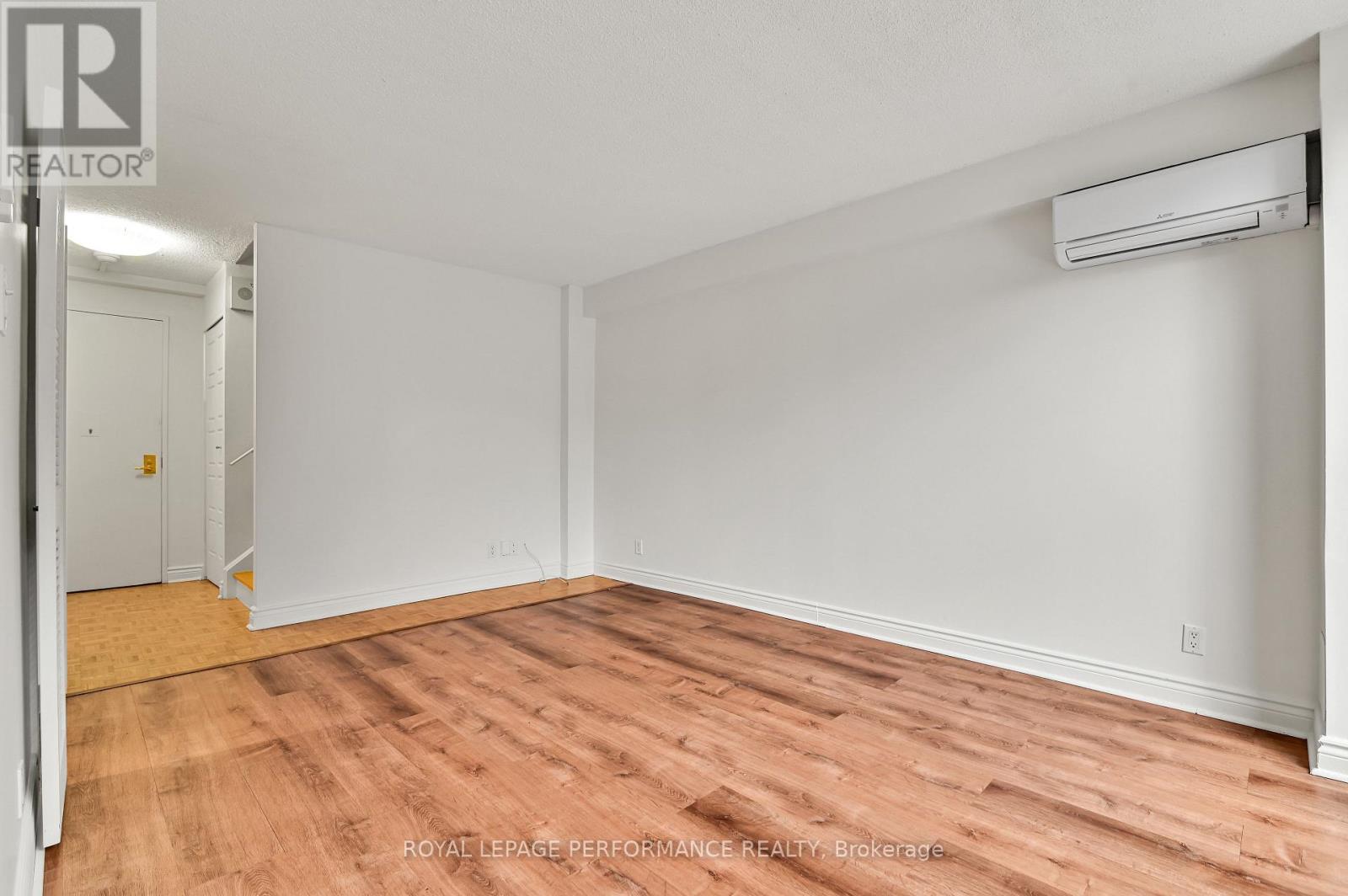 344 - 515 St Laurent Boulevard