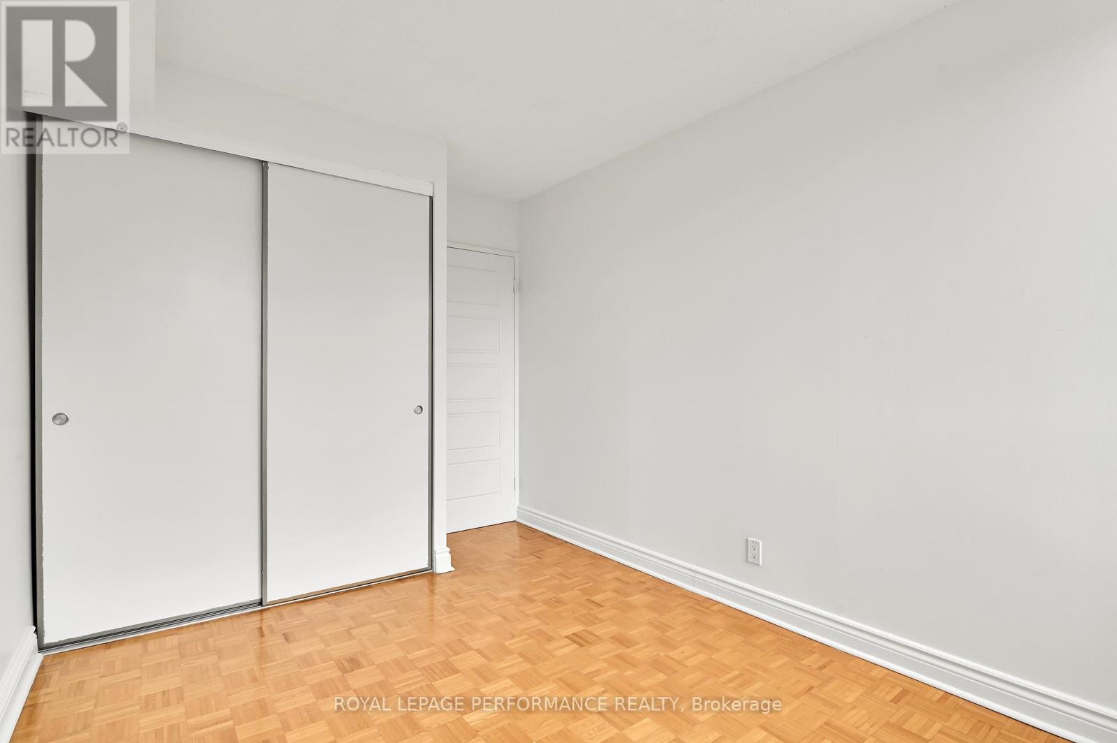 344 - 515 St Laurent Boulevard