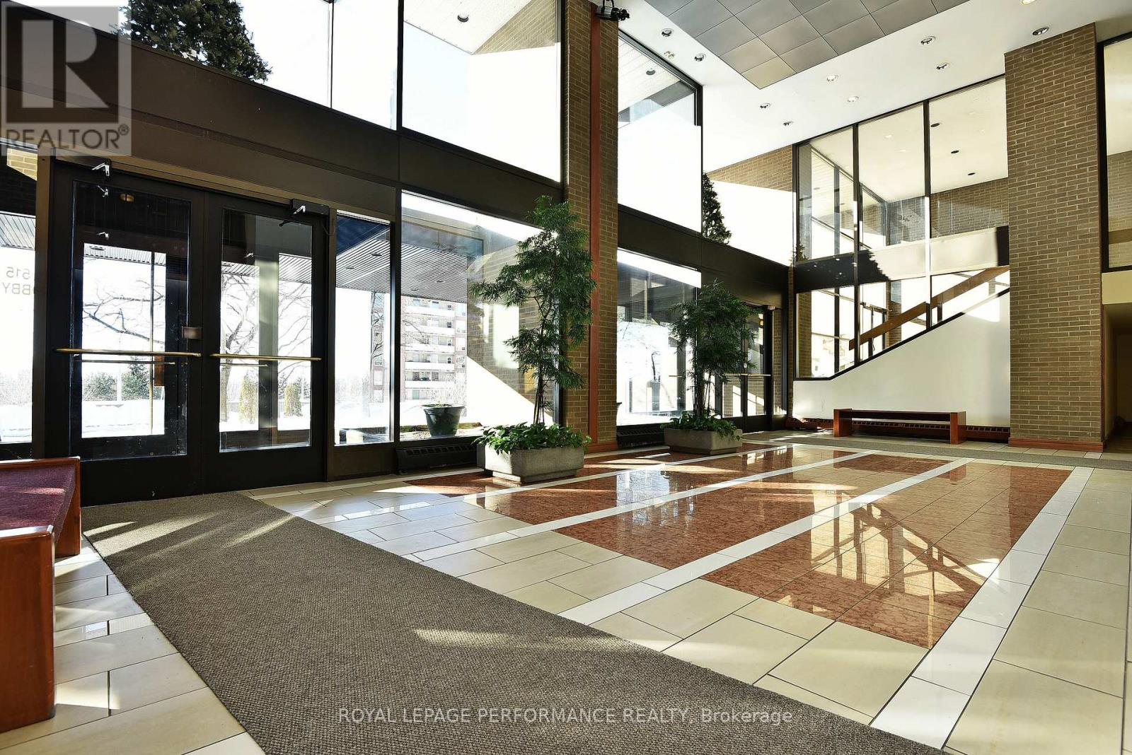 344 - 515 St Laurent Boulevard