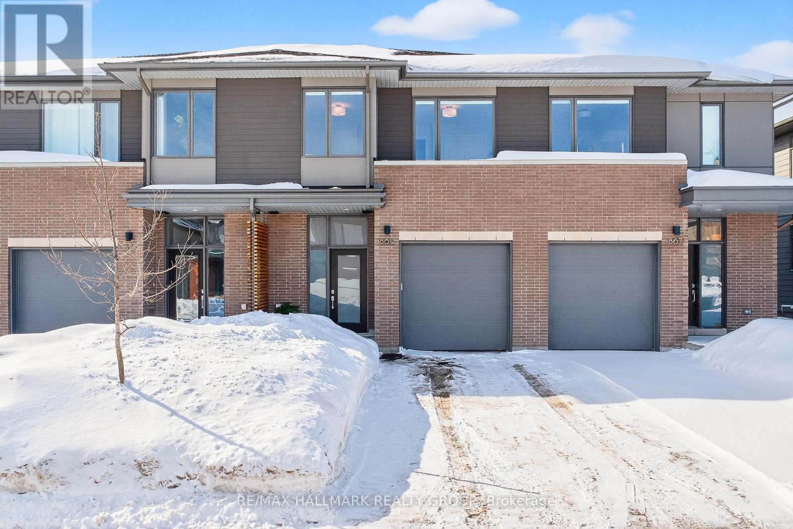 869 Moses Tennisco Street