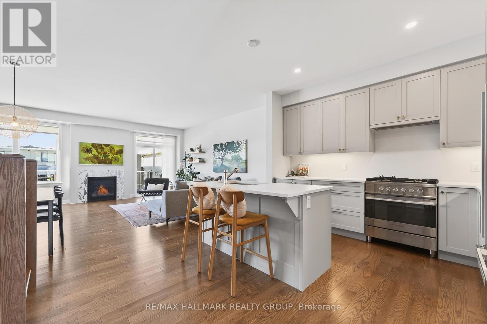 869 Moses Tennisco Street