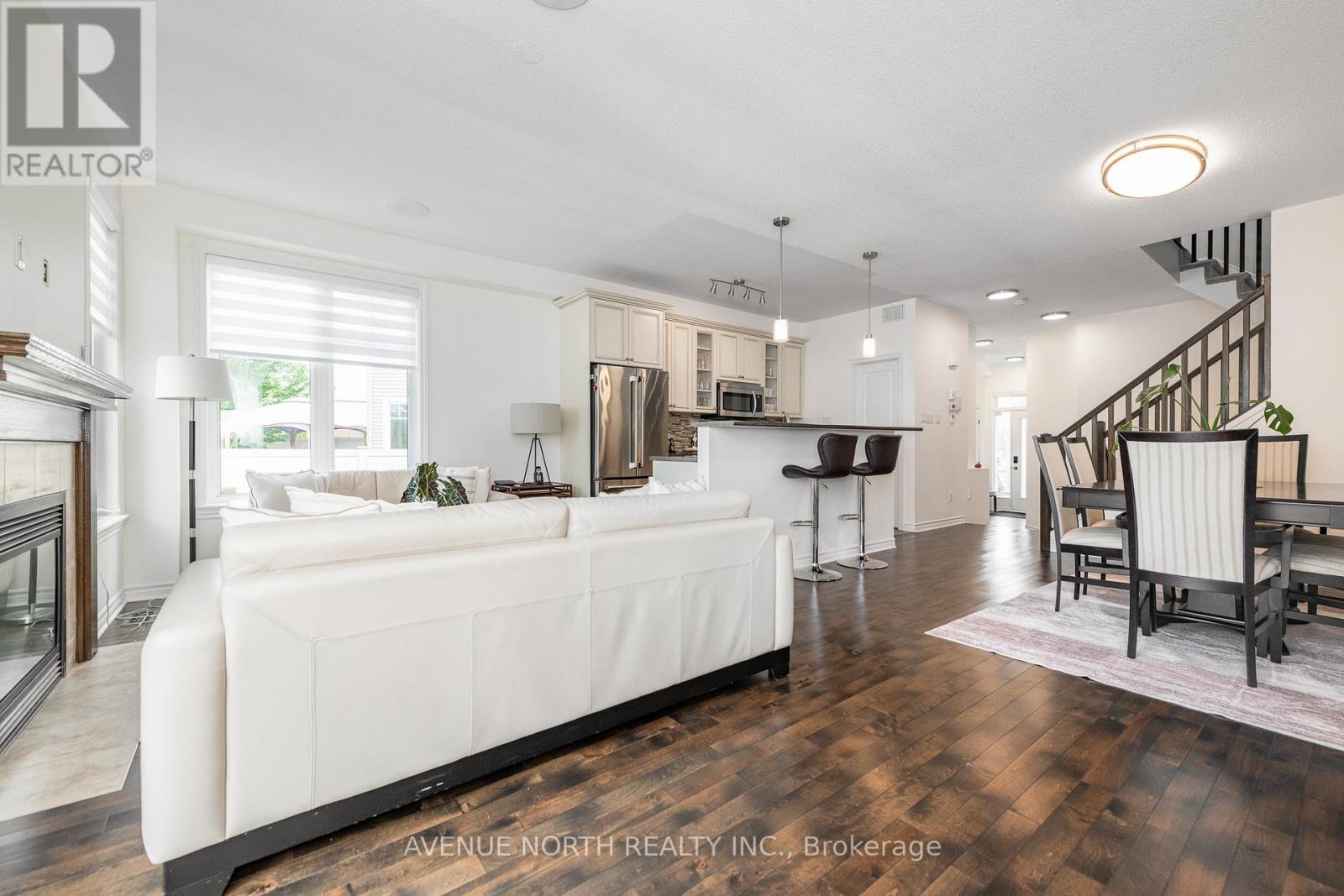 448 Rochefort Circle